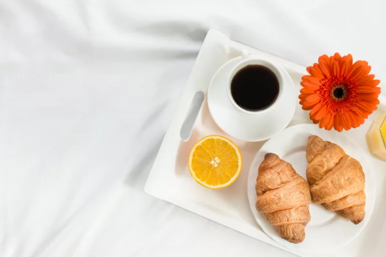 Petit-déjeuner et jeûne intermittent : faut-il vraiment le supprimer ? Petit-déjeuner et jeûne intermittent – faut-il vraiment le supprimer ?
