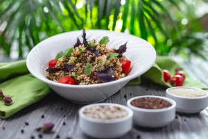 Salade détox quinoa et légumes croquants