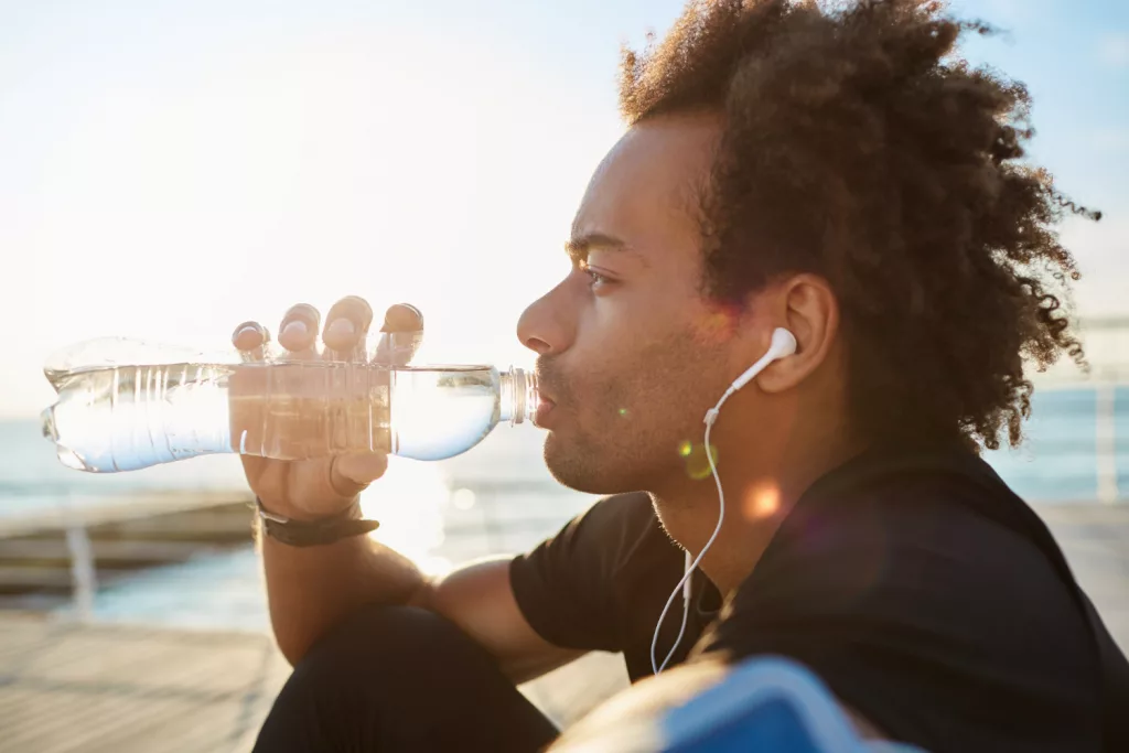Peau et Nutrition : Les Aliments Essentiels pour un Éclat Naturel Hydratation et peau : le duo qui change tout
